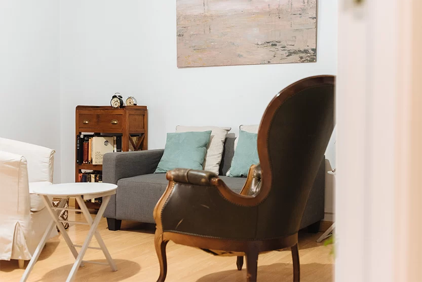 Sillón de la psicóloga en la consulta